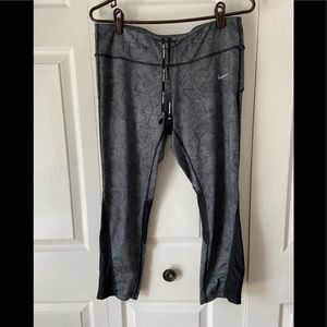 Nike Dri fit Capri leggings